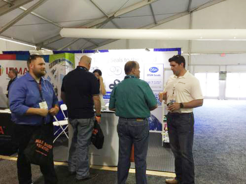 14密封件的作用還真是不小呢,看看這些圍觀的老外們! 14密封件的作用還真是不小呢,看看這些圍觀的老外們!