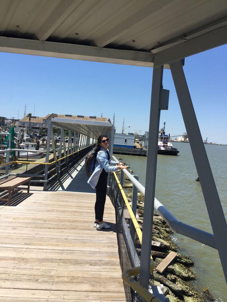 終于到了:勘探鉆井采油平臺的通道上! 終于到了:勘探鉆井采油平臺的通道上!