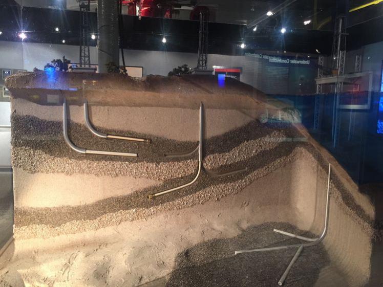 模擬的:勘探鉆井采油平臺的局部剖面圖! 模擬的:勘探鉆井采油平臺的局部剖面圖!