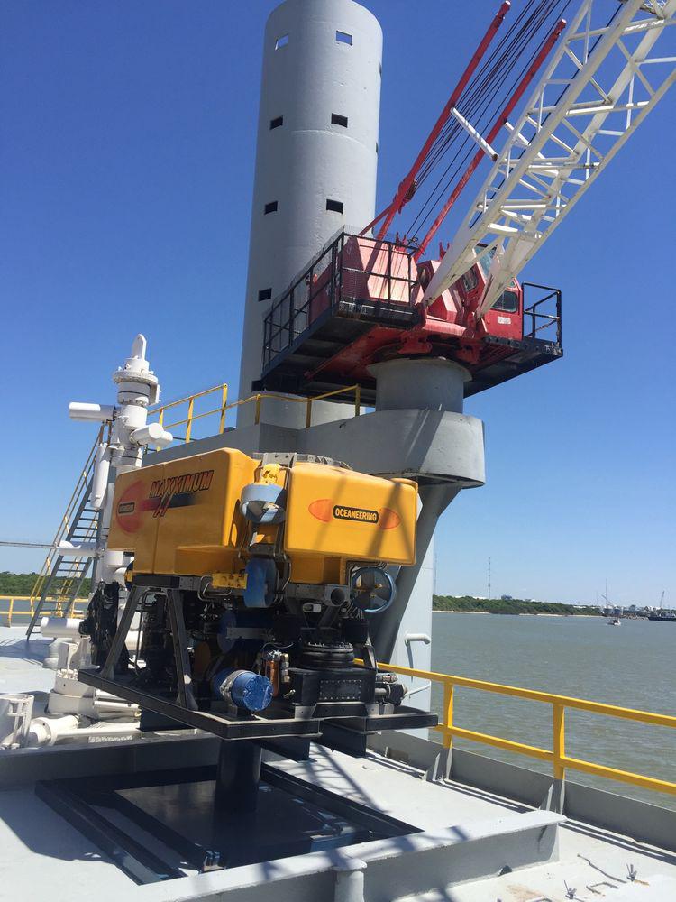 采油勘探鉆井平臺上的:吊裝操作塔! 采油勘探鉆井平臺上的:吊裝操作塔!