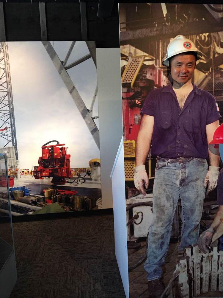 偶客串了一下:工作中的模范石油工人 偶客串了一下:工作中的模范石油工人