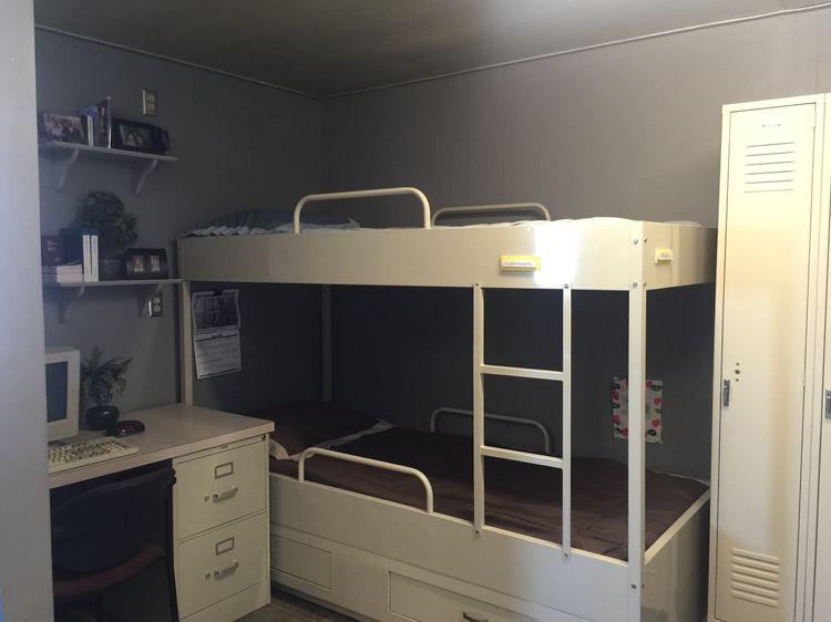 釆油勘探、鉆井平臺員工們專屬的:固定式雙層床 釆油勘探、鉆井平臺員工們專屬的:固定式雙層床