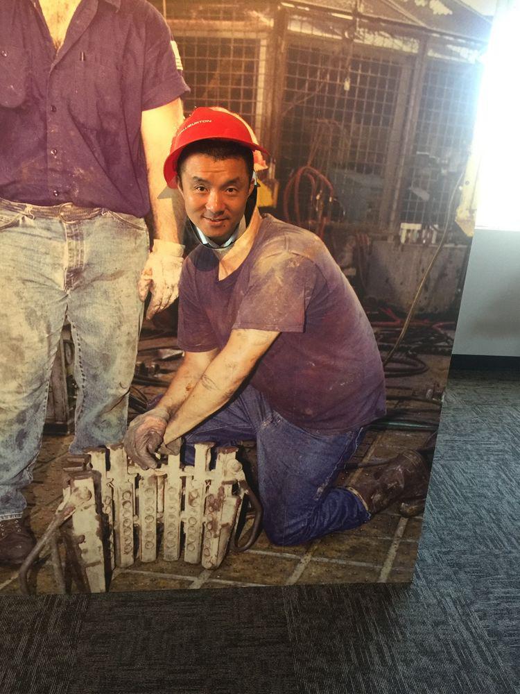 偶客串了一下:工作中的模范石油工人 偶客串了一下:工作中的模范石油工人