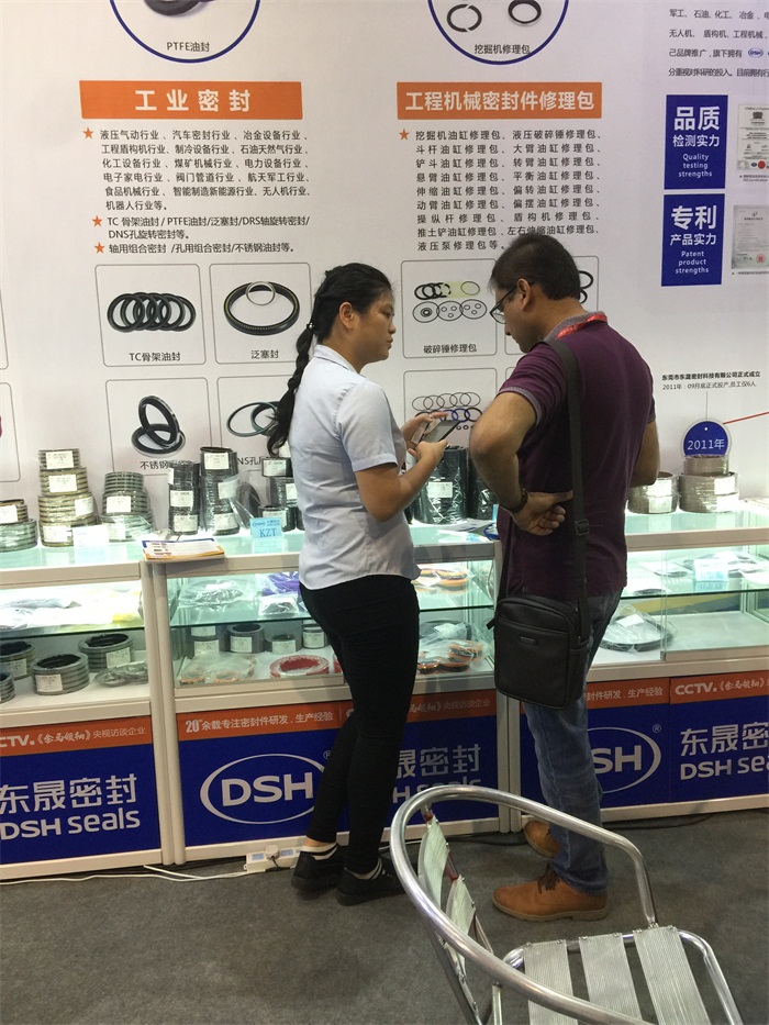 當(dāng)然，也有不少的國(guó)外客戶啦！