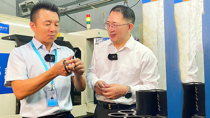 1生產車間-牛商央視財經評論員單仁與東晟密封件胡燕林 (1) 1生產車間-牛商央視財經評論員單仁與東晟密封件胡燕林 (1)