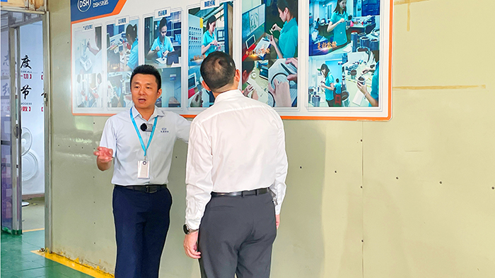 2質檢部與倉庫牛商央視財經評論員單仁與東晟密封件胡燕林  (1) 2質檢部與倉庫牛商央視財經評論員單仁與東晟密封件胡燕林  (1)